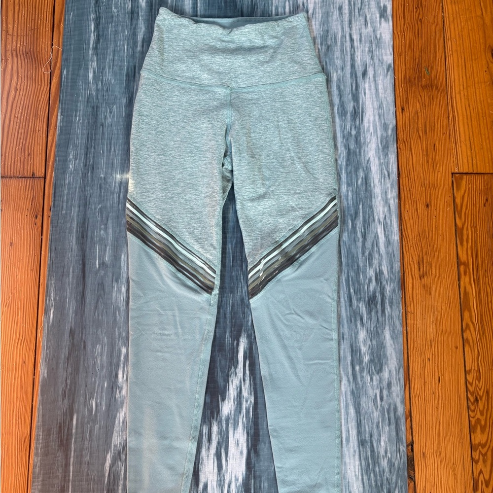 Beyond yoga leggings size small